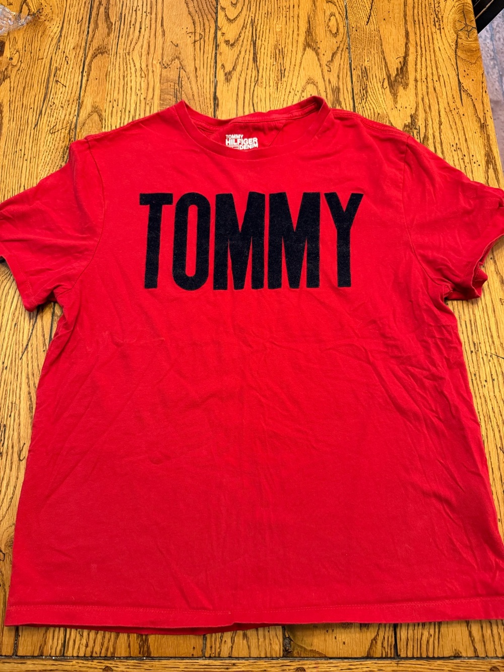 Tommy Hilfiger Red 'TOMMY' Graphic Tee Sz m